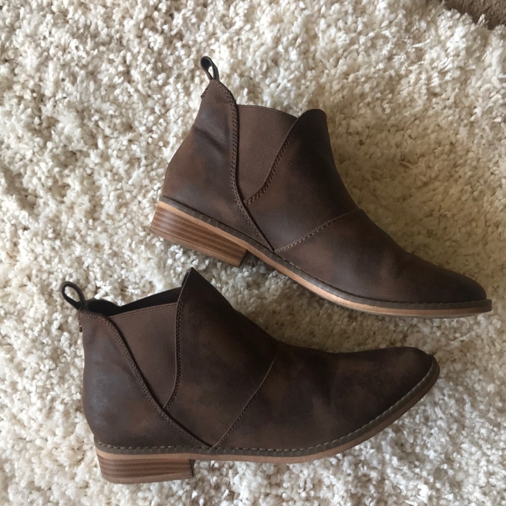 Rocket Dog “Maylon Chelsea Boot”